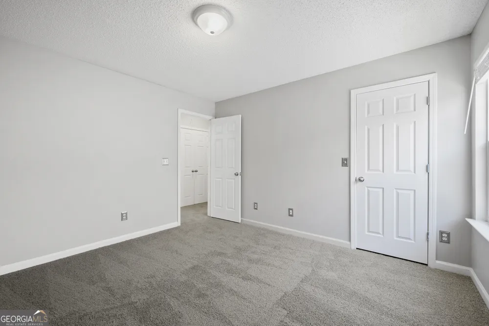 1883 Simmons LN Hampton, GA 30228