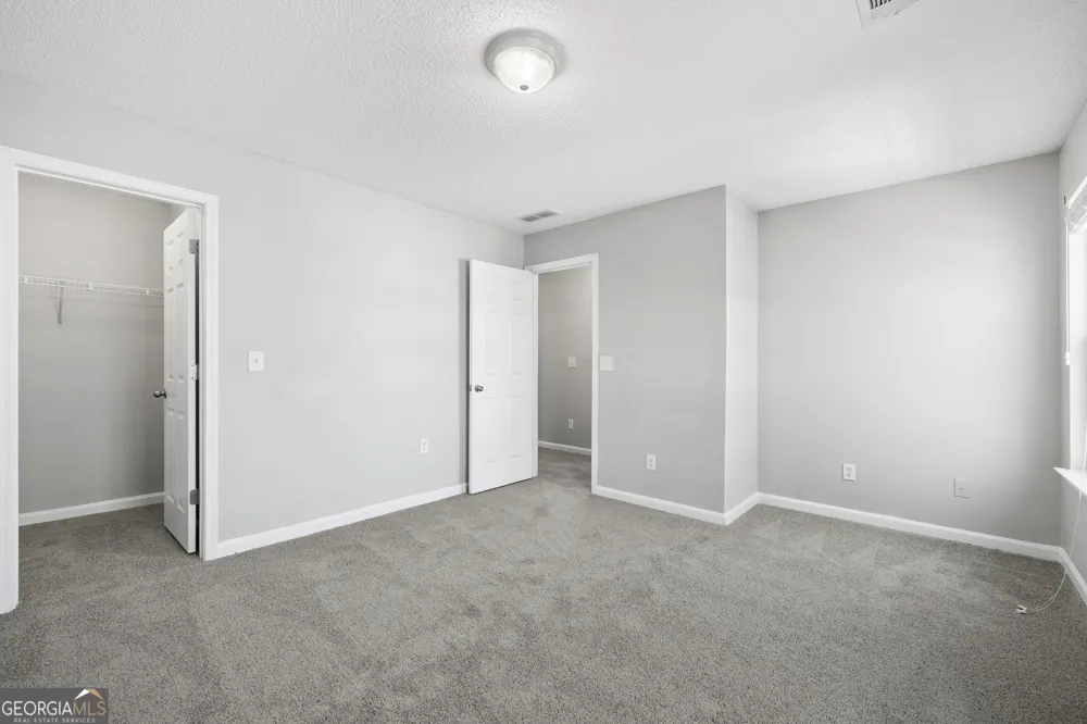 1883 Simmons LN Hampton, GA 30228