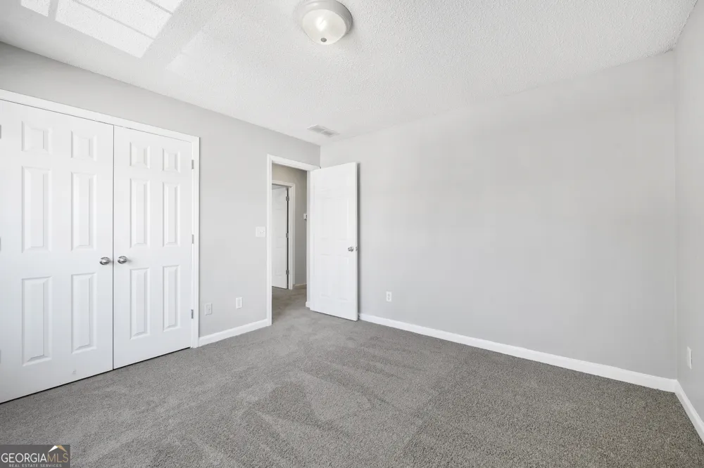 1883 Simmons LN Hampton, GA 30228