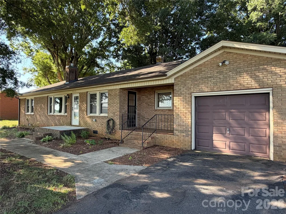 3649 Taylorsville Highway Statesville, NC 28625