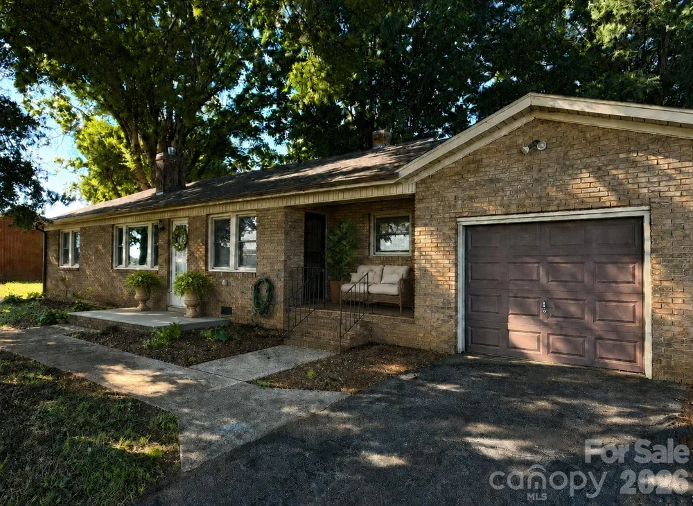3649 Taylorsville Highway Statesville, NC 28625