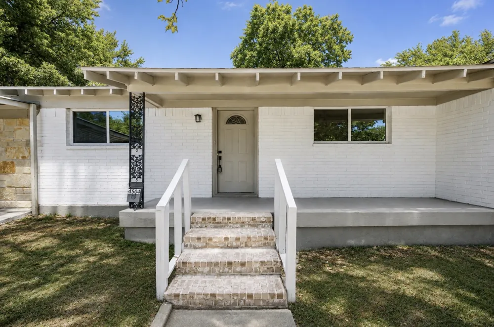 4504 Highland Lake Drive Lake Worth, TX 76135