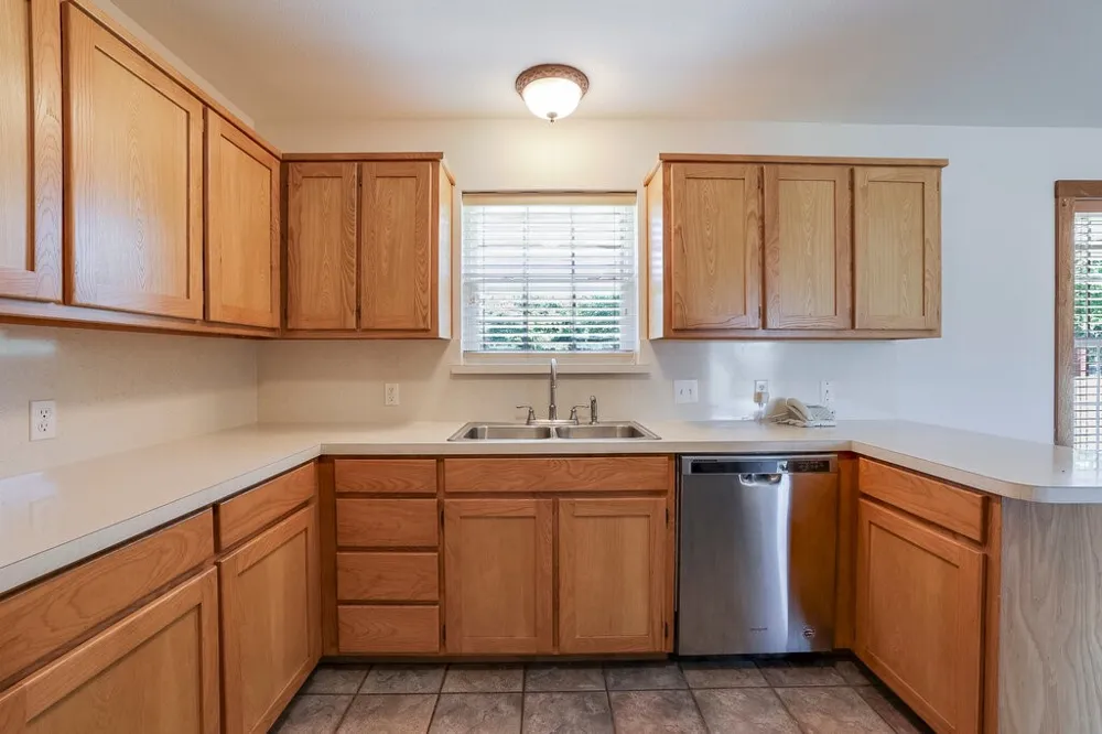 4024 J Rendon Road Burleson, TX 76028