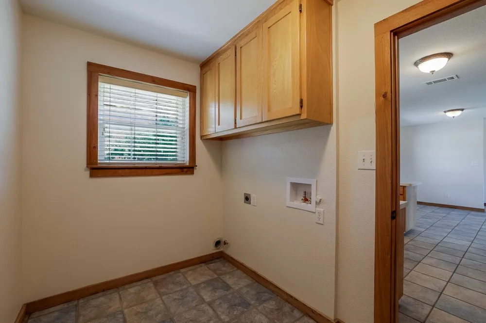 4024 J Rendon Road Burleson, TX 76028