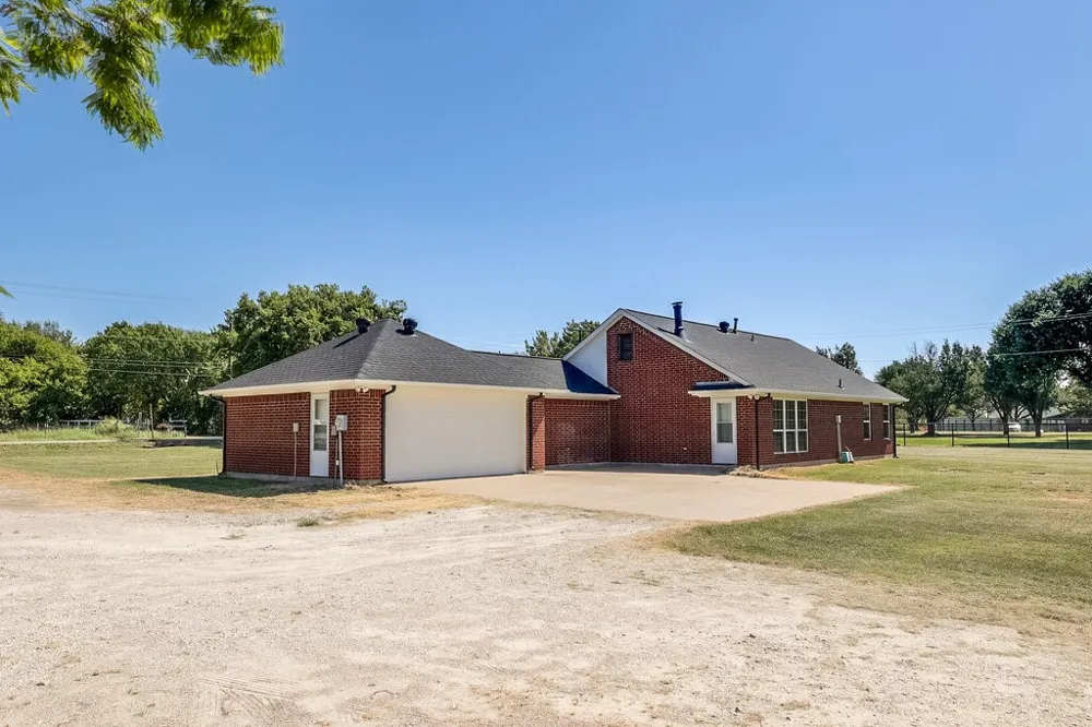 4024 J Rendon Road Burleson, TX 76028