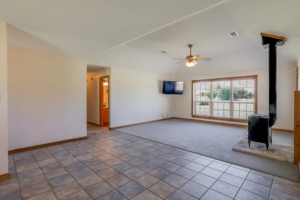 4024 J Rendon Road Burleson, TX 76028