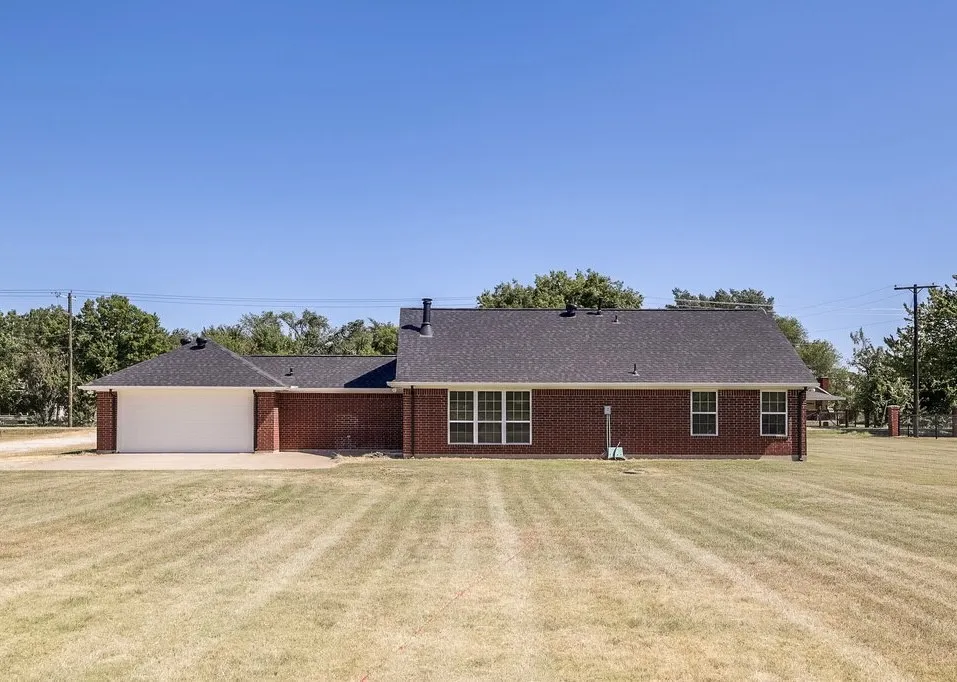 4024 J Rendon Road Burleson, TX 76028