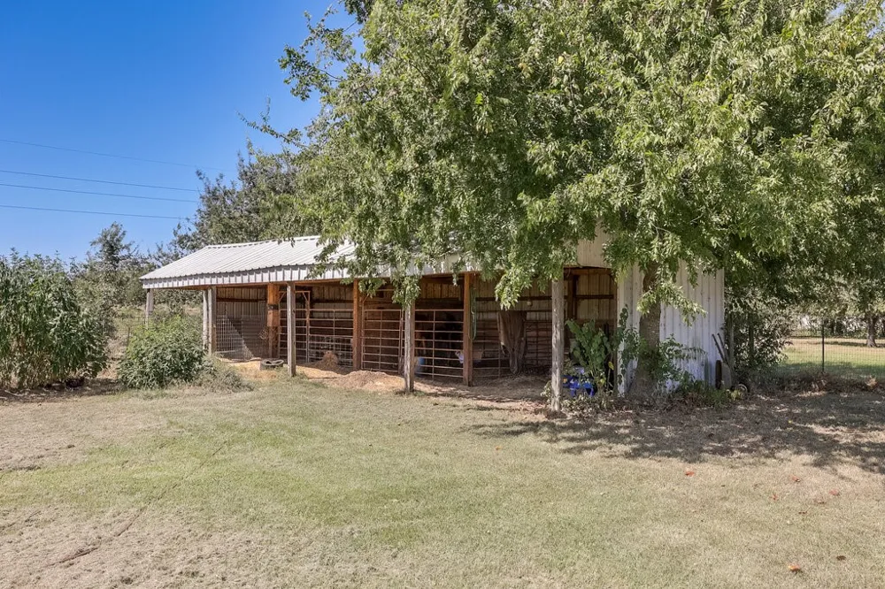 4024 J Rendon Road Burleson, TX 76028