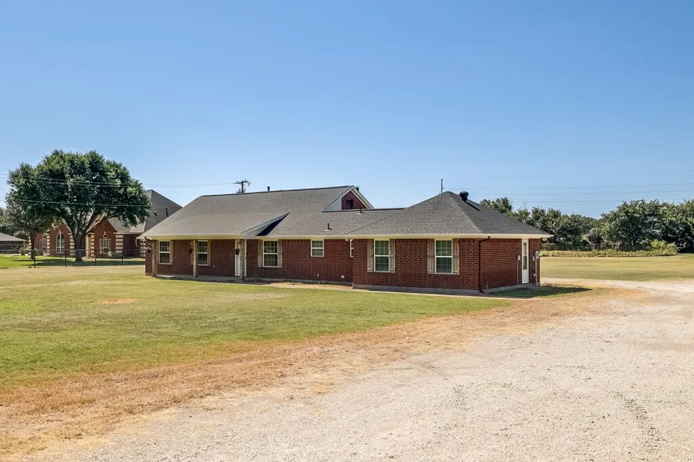 4024 J Rendon Road Burleson, TX 76028