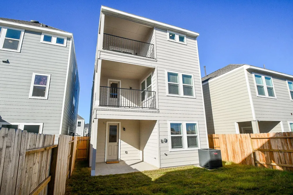 2204 Via Laura South Houston, TX 77051