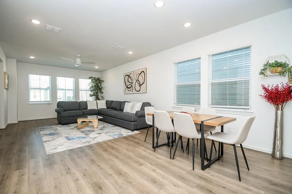 2204 Via Laura South Houston, TX 77051