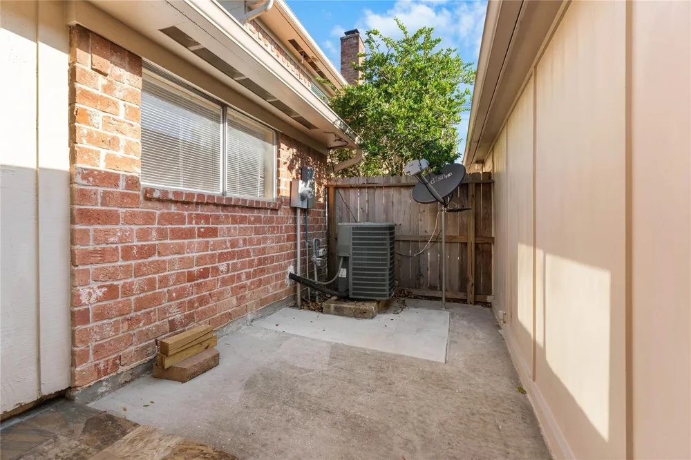 20 Baron Lane Missouri City, TX 77459