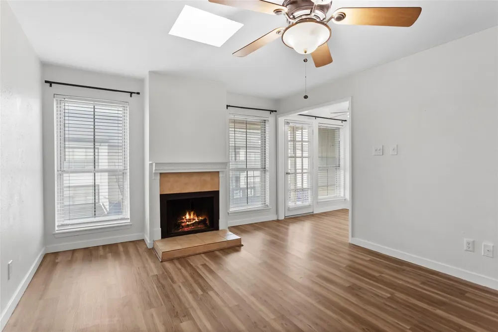 18800 Egret Bay Boulevard #119 Webster, TX 77058
