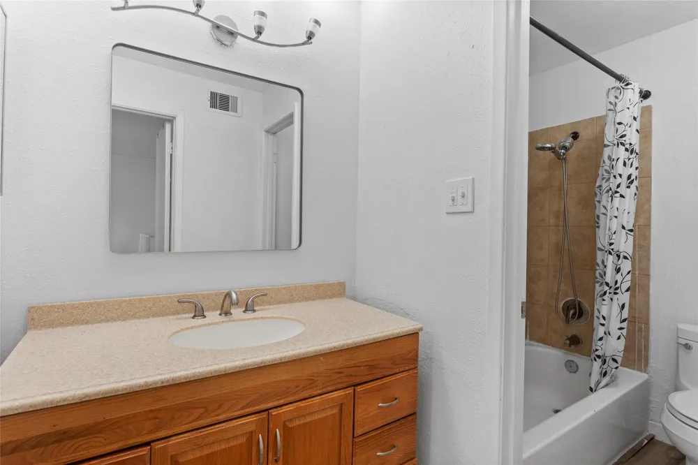 18800 Egret Bay Boulevard #119 Webster, TX 77058
