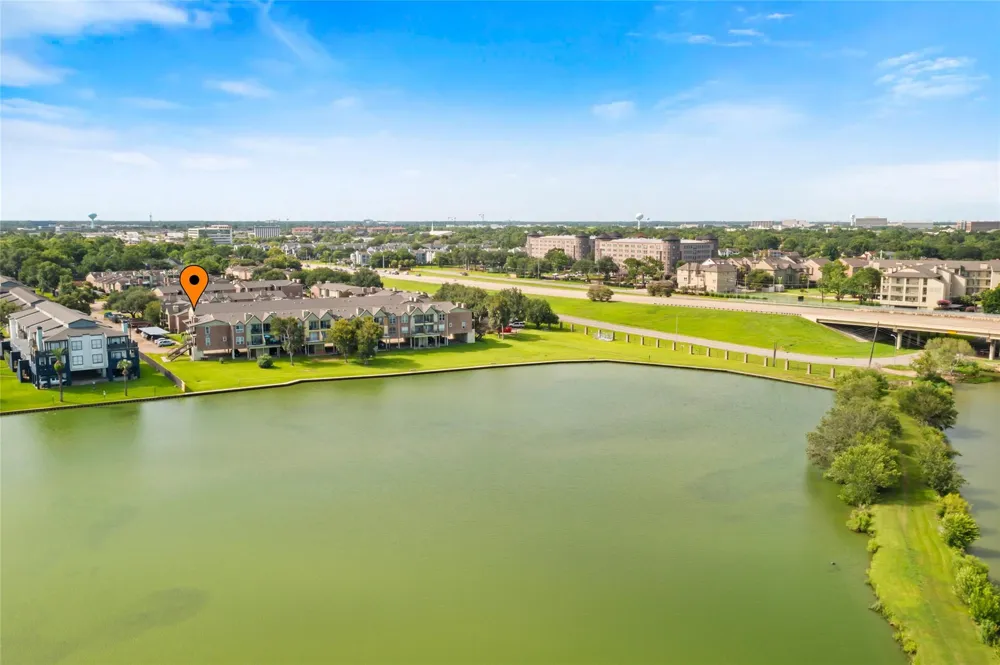 18800 Egret Bay Boulevard #119 Webster, TX 77058