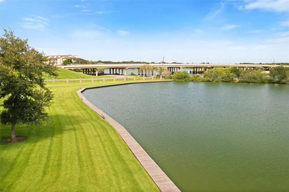 18800 Egret Bay Boulevard #119 Webster, TX 77058