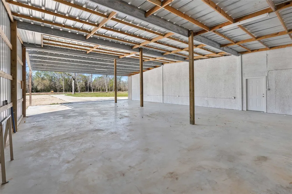 168 County Road 470 Dayton, TX 77535