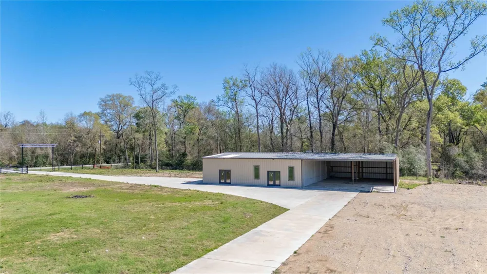 168 County Road 470 Dayton, TX 77535