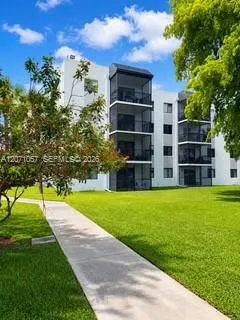 3720 Pine Island Rd #436 Sunrise, FL 33351