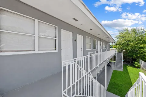 1761 Ali Baba Avenue ##5