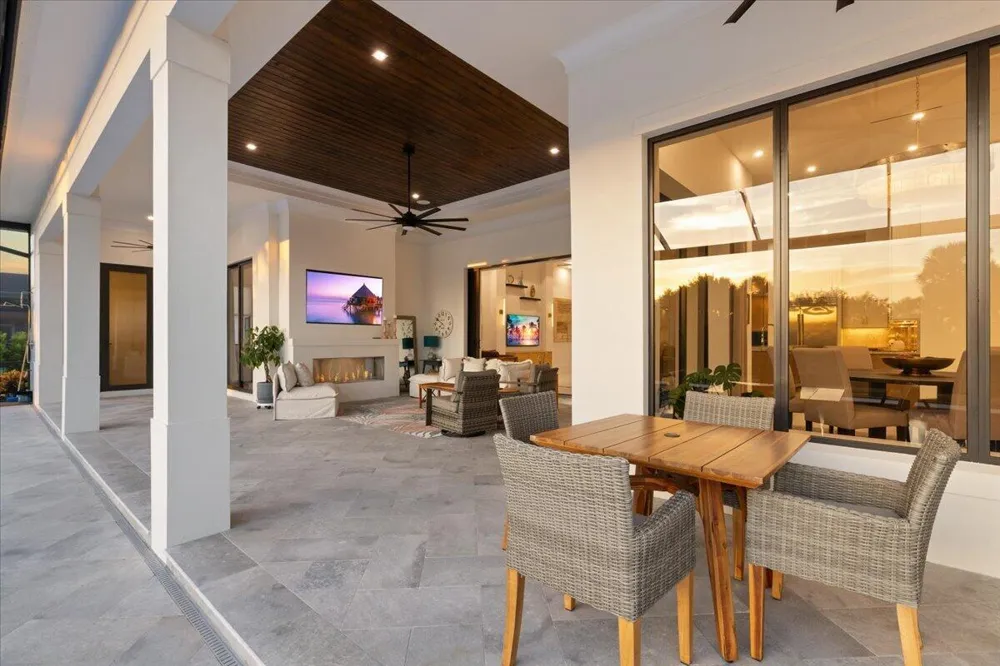 1023 W POLO GROUNDS DRIVE Vero Beach, FL 32966