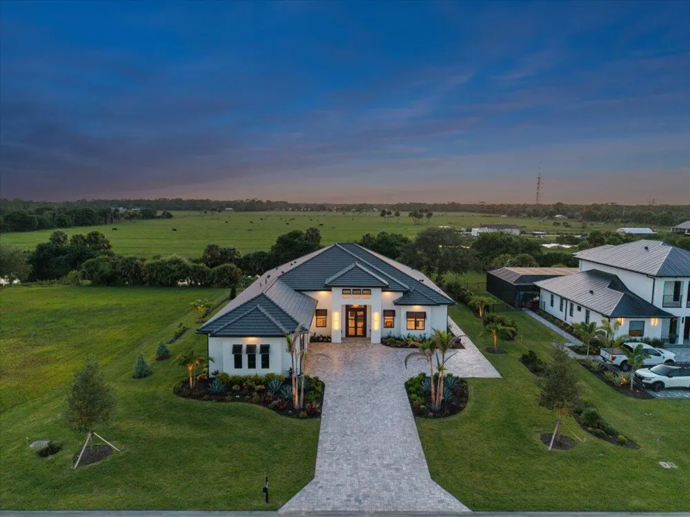 1023 W POLO GROUNDS DRIVE Vero Beach, FL 32966