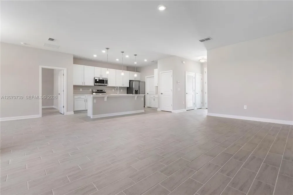 412 VANGUARD ST SE Palm Bay, FL 32909