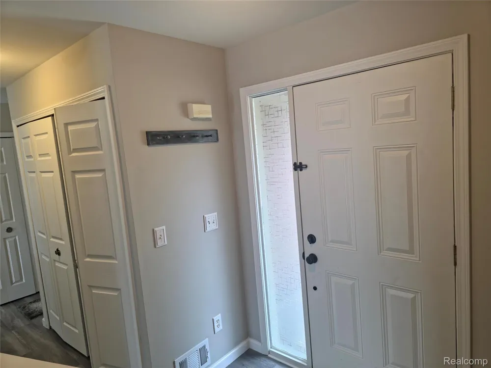 1275 Lilac Lane Waterford Charter Township, MI 48327