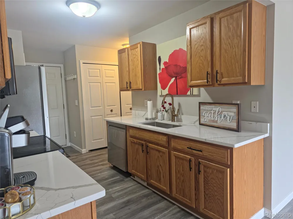 1275 Lilac Lane Waterford Charter Township, MI 48327