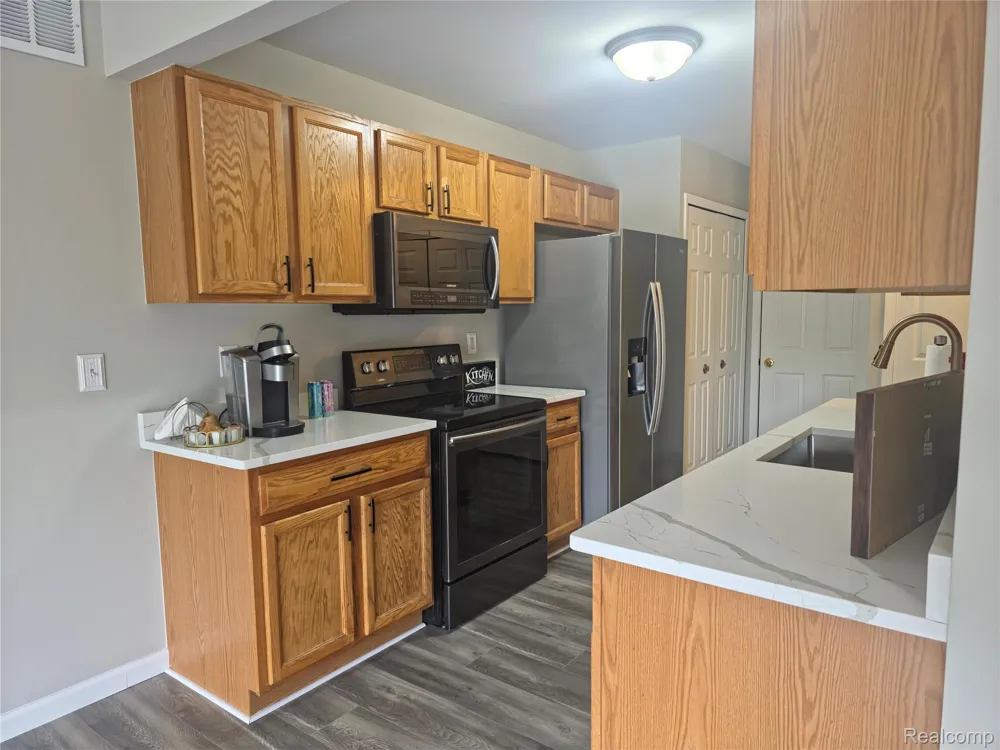 1275 Lilac Lane Waterford Charter Township, MI 48327
