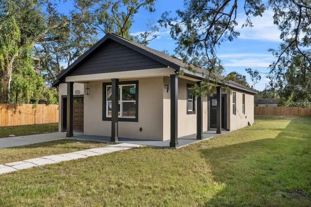 724 W CRESCENT DRIVE Lakeland, FL 33805