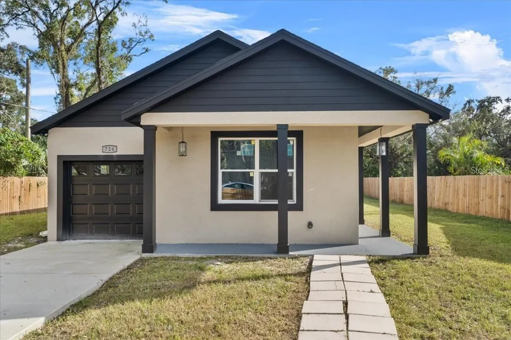724 W CRESCENT DRIVE Lakeland, FL 33805