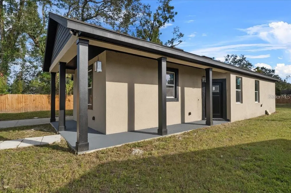 724 W CRESCENT DRIVE Lakeland, FL 33805