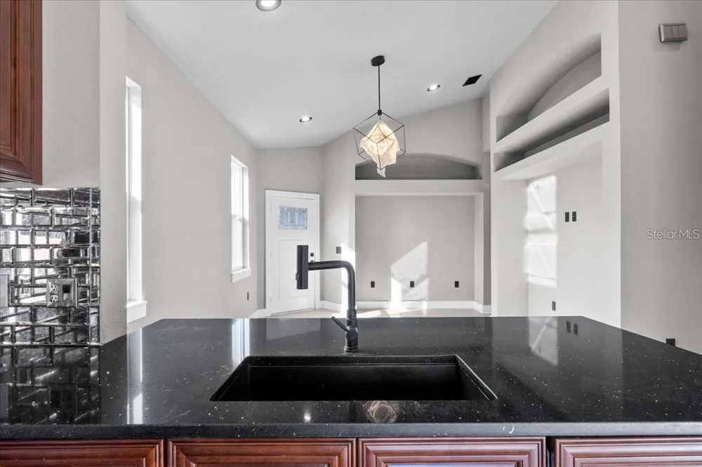 724 W CRESCENT DRIVE Lakeland, FL 33805