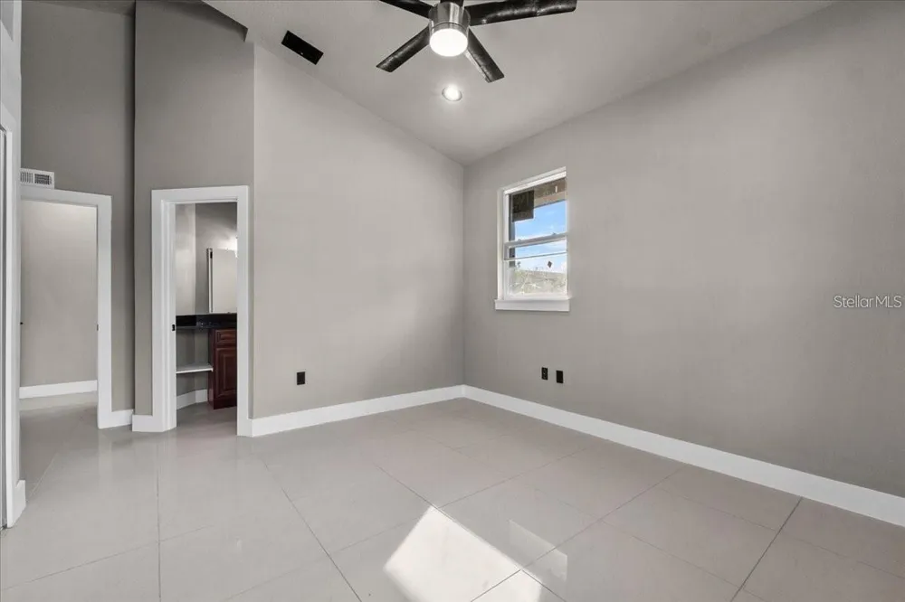 724 W CRESCENT DRIVE Lakeland, FL 33805