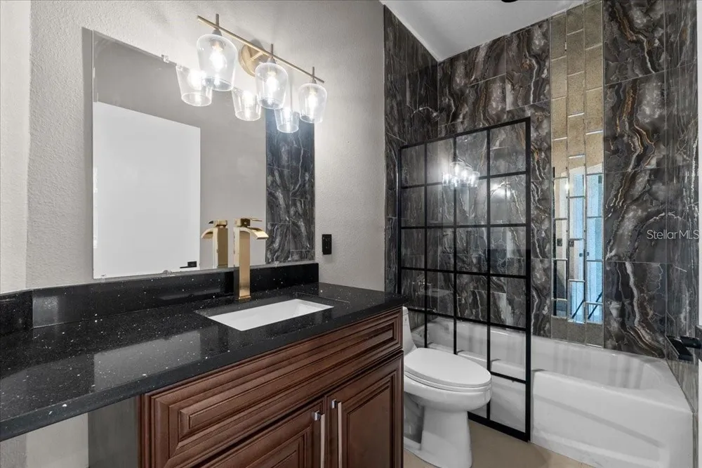 724 W CRESCENT DRIVE Lakeland, FL 33805