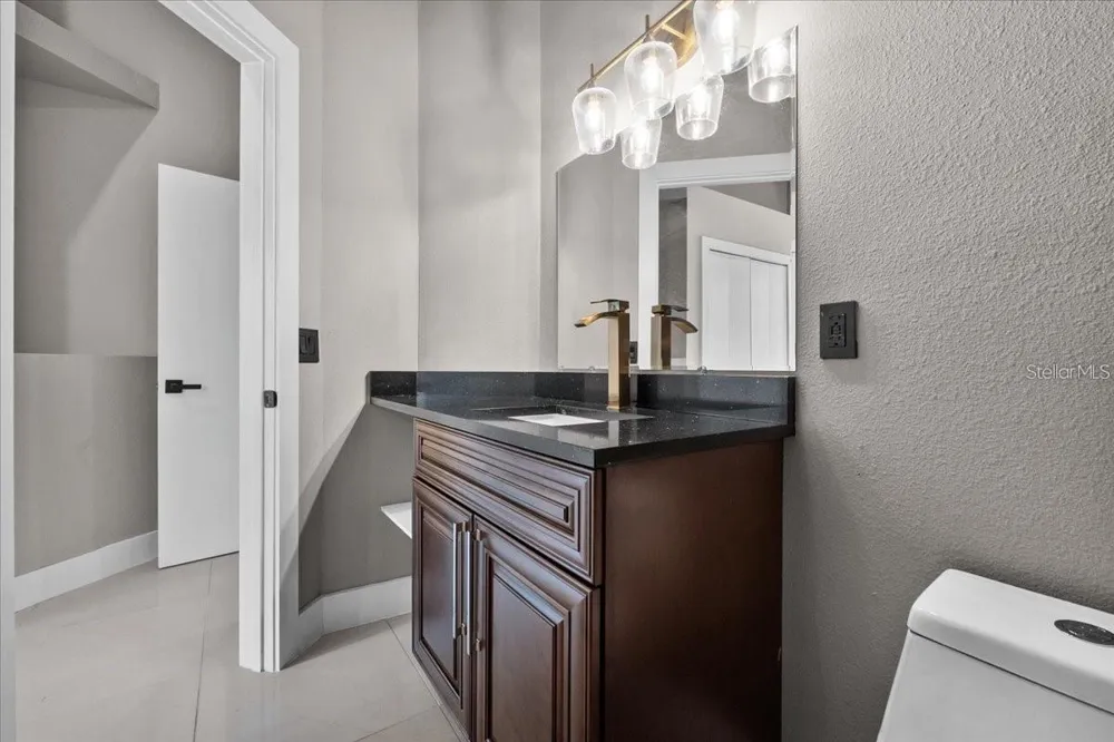 724 W CRESCENT DRIVE Lakeland, FL 33805