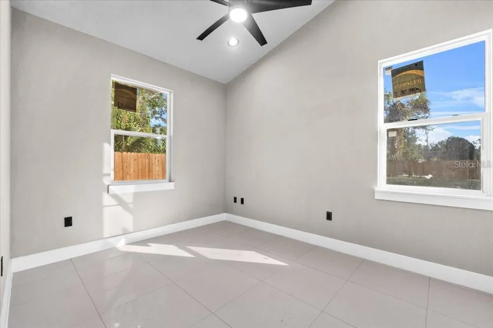 724 W CRESCENT DRIVE Lakeland, FL 33805
