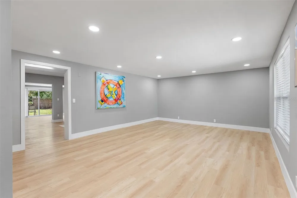 3926 HELENA STREET NE St Petersburg, FL 33703