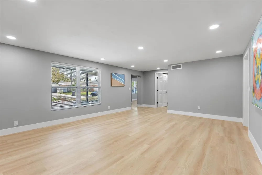 3926 HELENA STREET NE St Petersburg, FL 33703