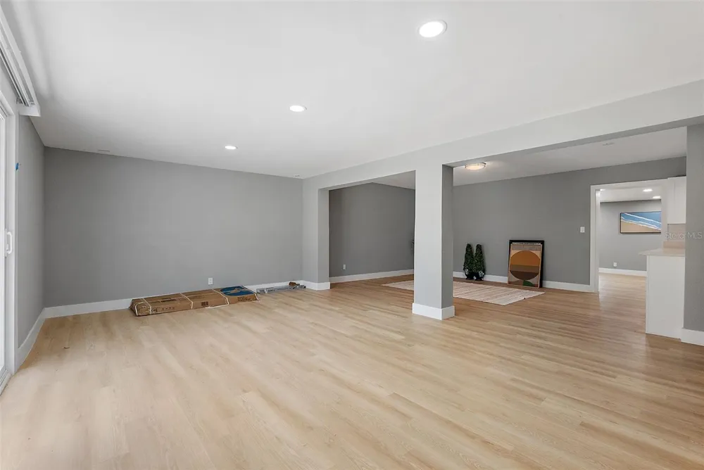 3926 HELENA STREET NE St Petersburg, FL 33703