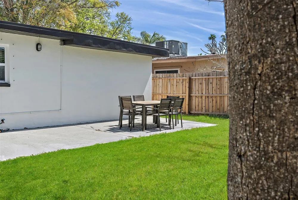 3926 HELENA STREET NE St Petersburg, FL 33703