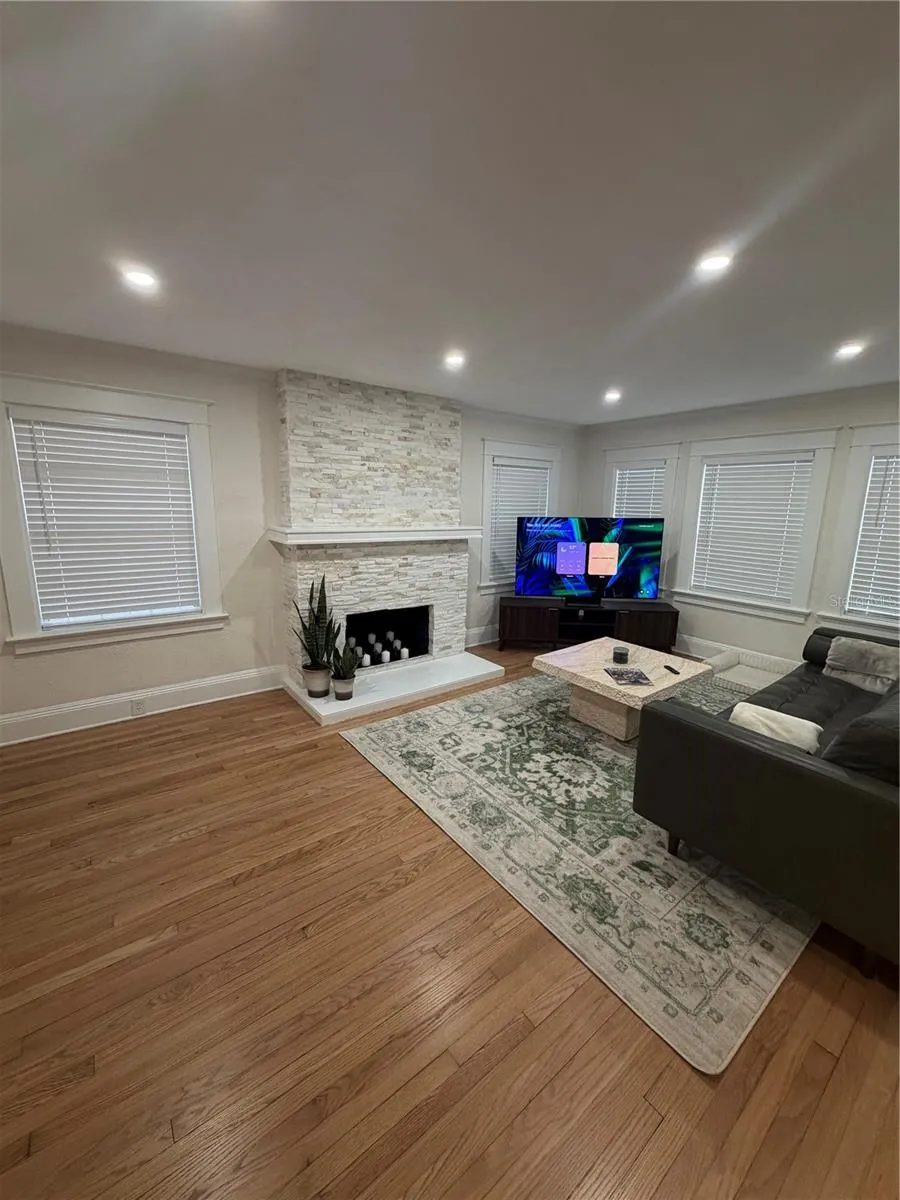 1409 SUNSET DRIVE Winter Park, FL 32789