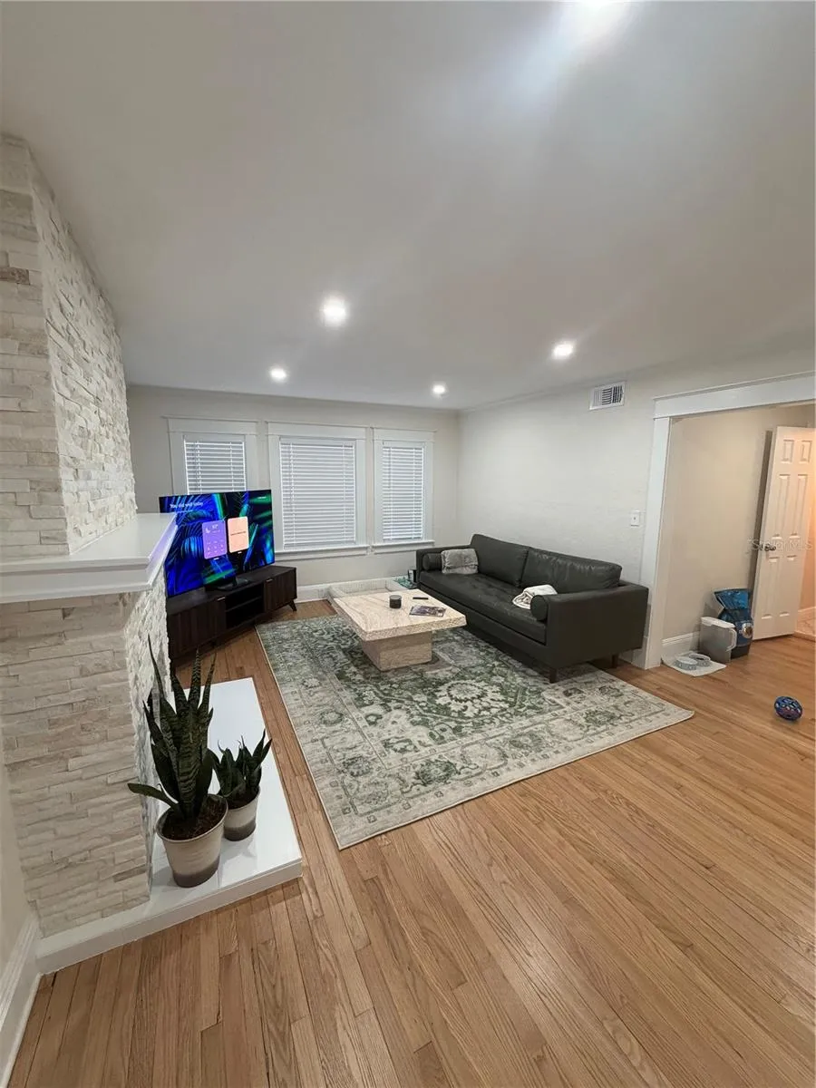 1409 SUNSET DRIVE Winter Park, FL 32789