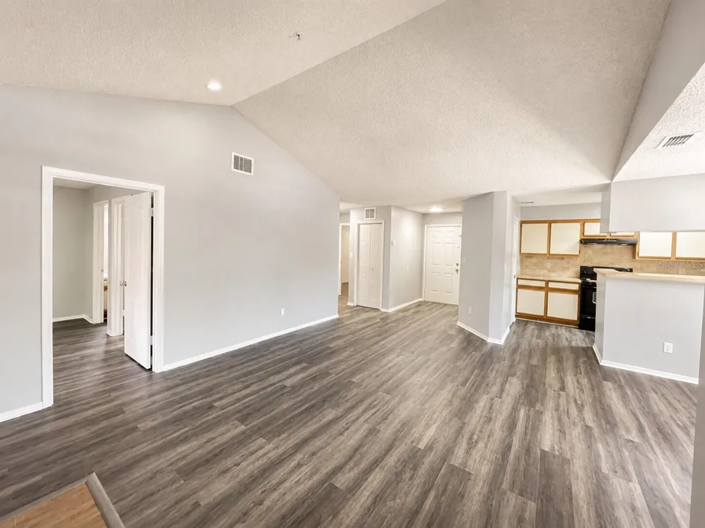 234 AFTON SQUARE #208 Altamonte Springs, FL 32714