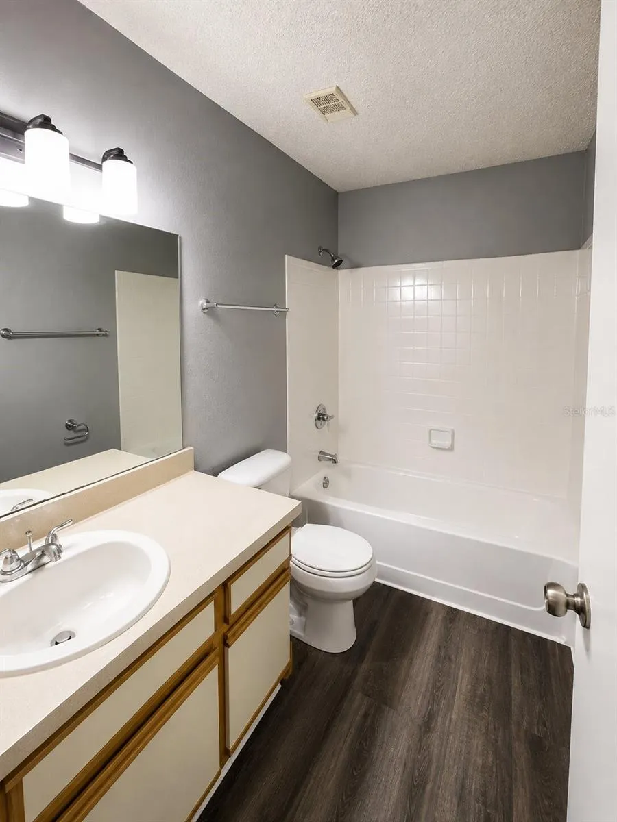 234 AFTON SQUARE #208 Altamonte Springs, FL 32714