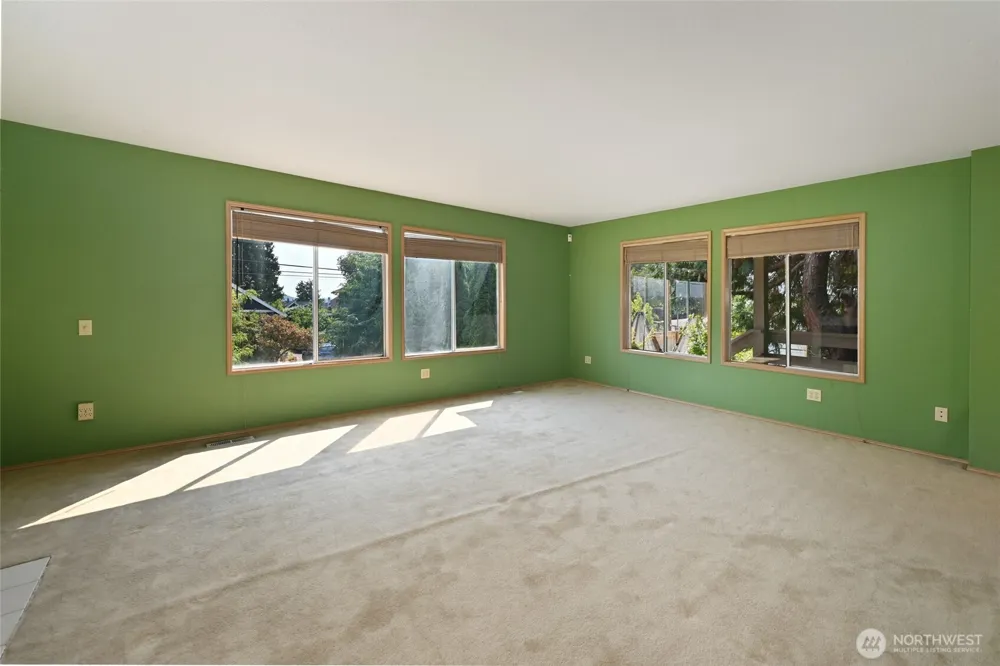 4407 30th Avenue W Seattle, WA 98199