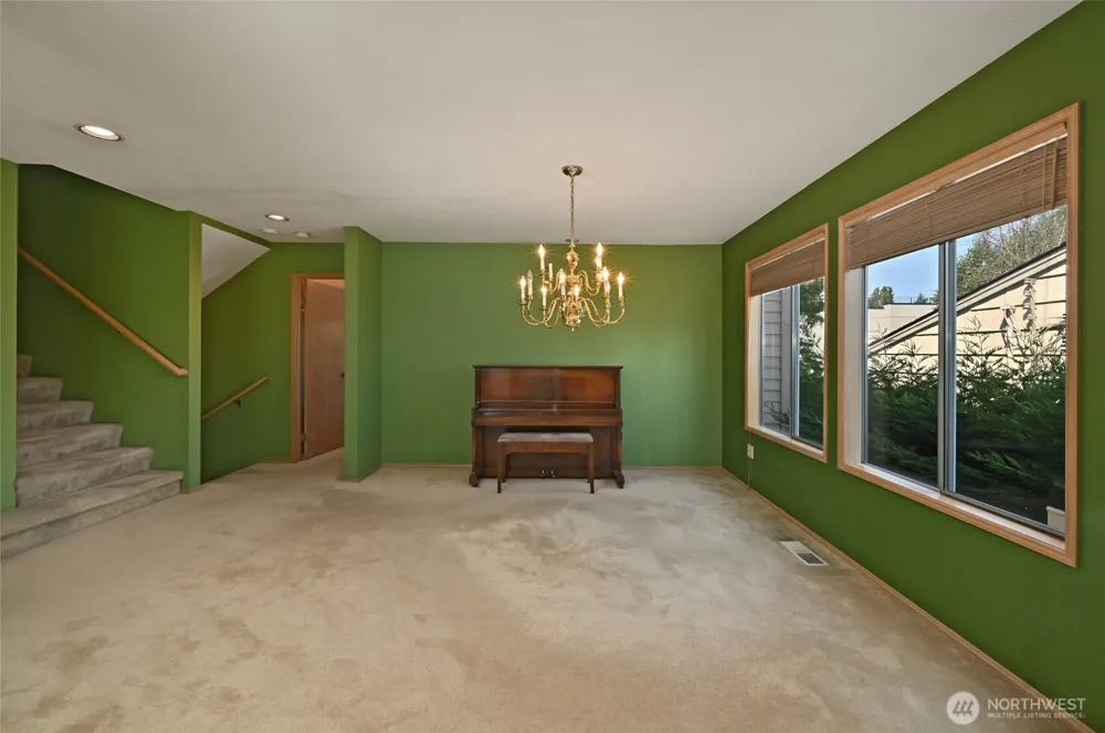 4407 30th Avenue W Seattle, WA 98199