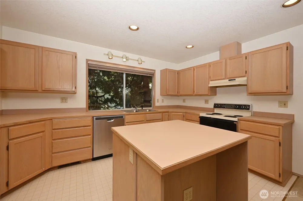 4407 30th Avenue W Seattle, WA 98199