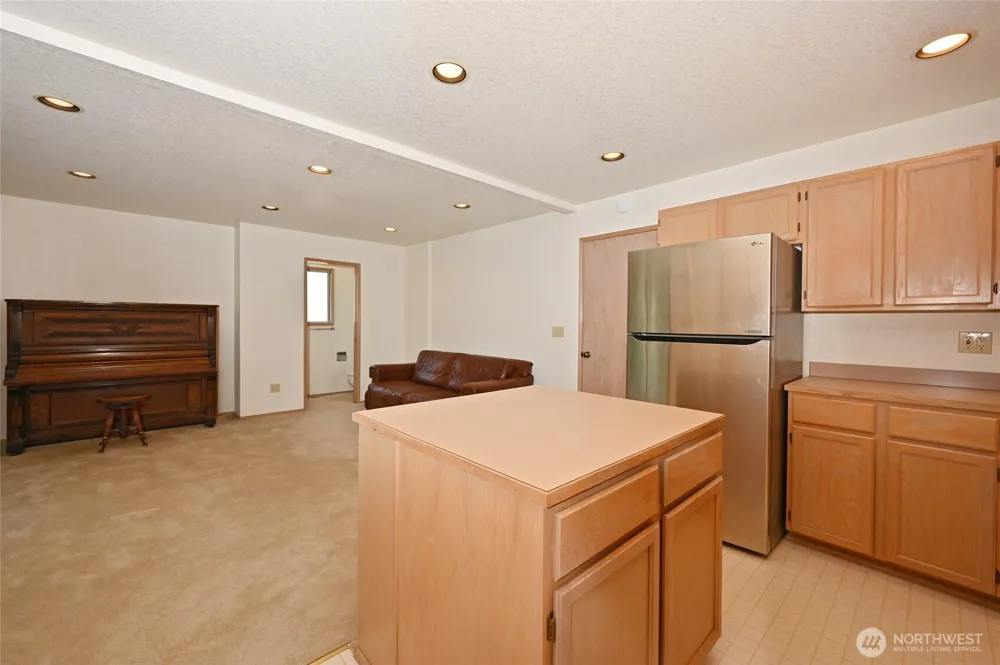 4407 30th Avenue W Seattle, WA 98199